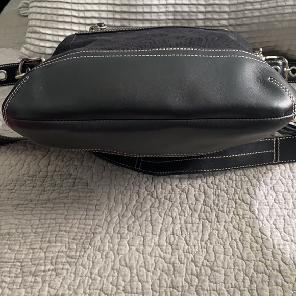 Coach Signature Bag with Leather Bottom - Picture 3 of 10